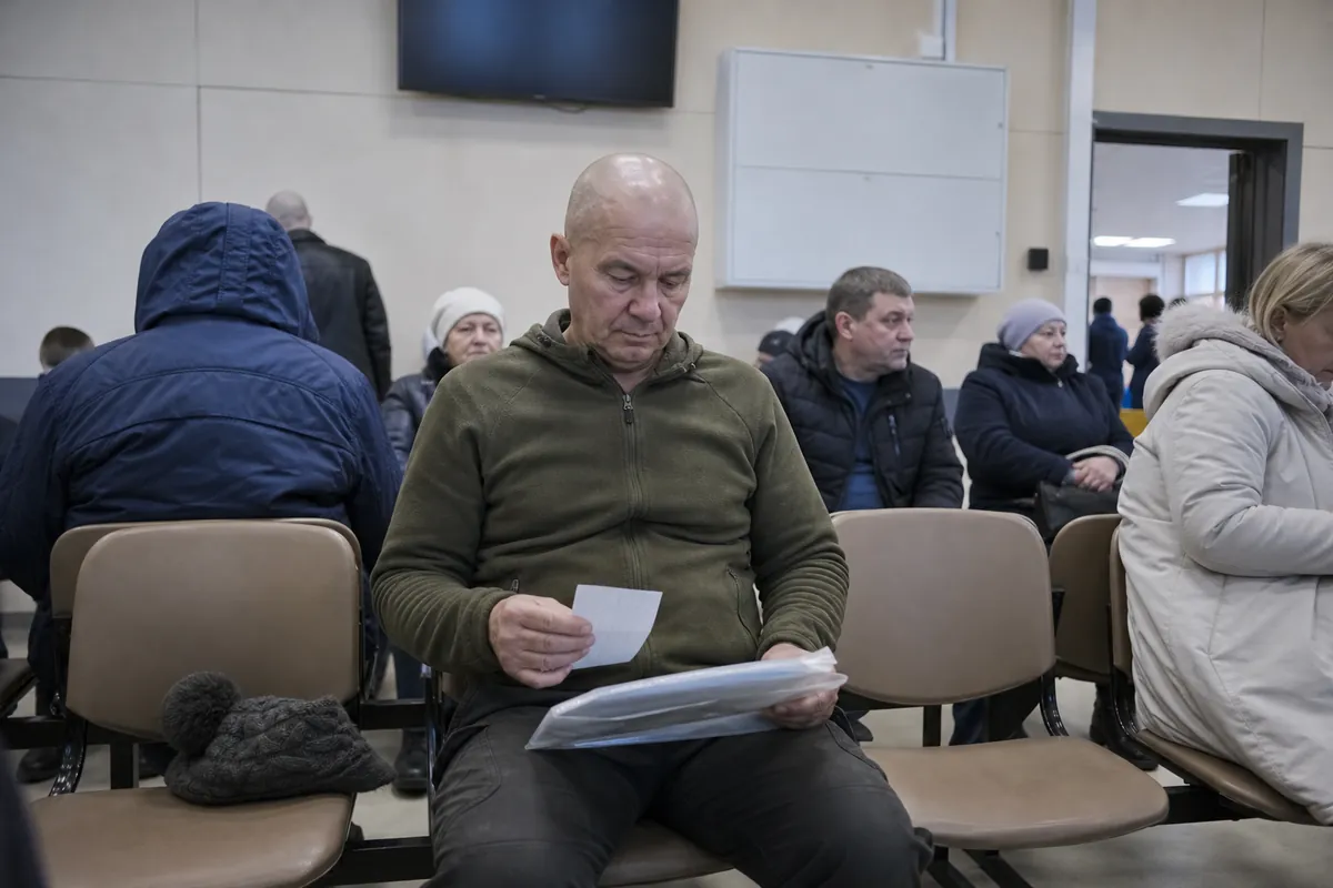 Банкротство через МФЦ или через суд: в чём разница и что выбрать